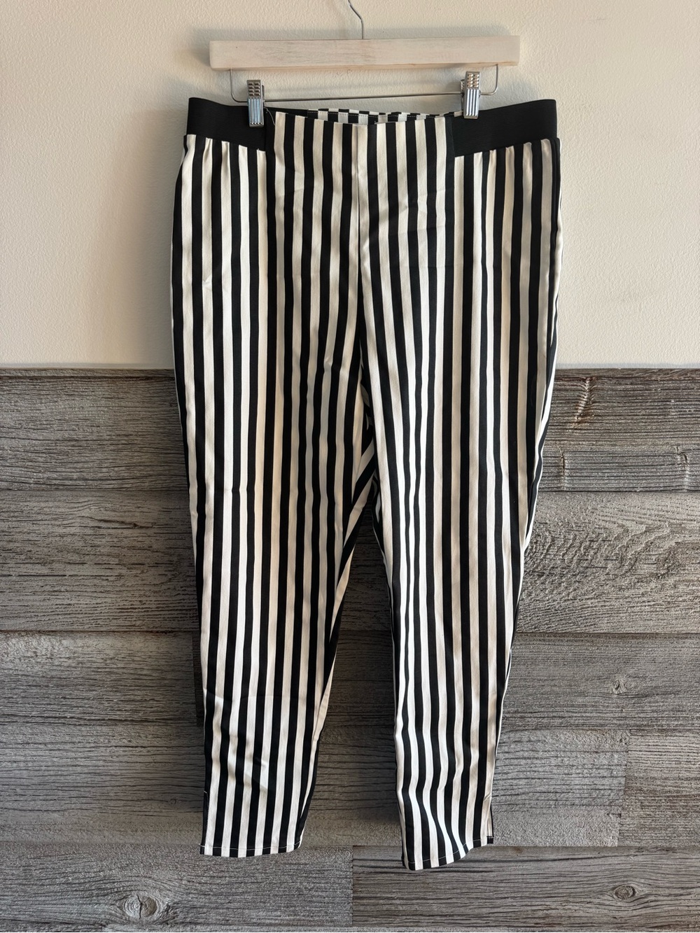 By Junkfood XXL Black White Striped Stretch Skinny Pants Pull On (U1)